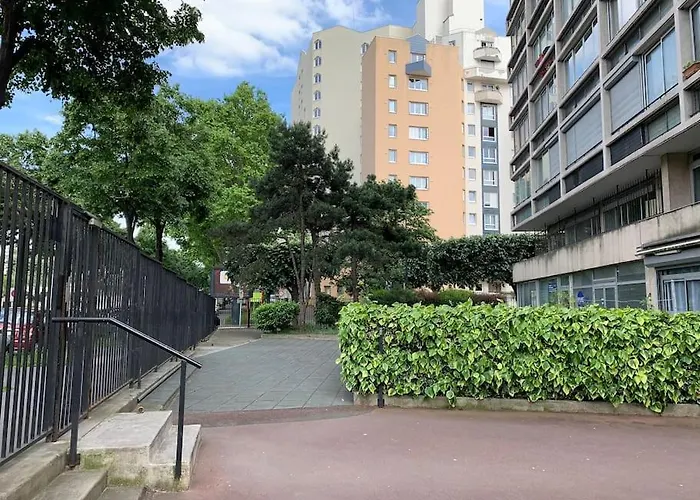 Rob\'S Place - Paris Convention Center