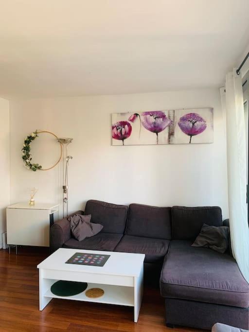 Rob's Place - Paris Convention Center Apartment *